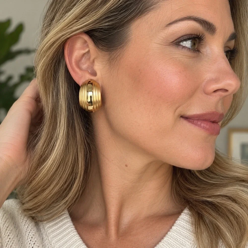 Vintage Gold Tone Ribbed Clip On Earrings Chunky Statement Hoops 1 Inch